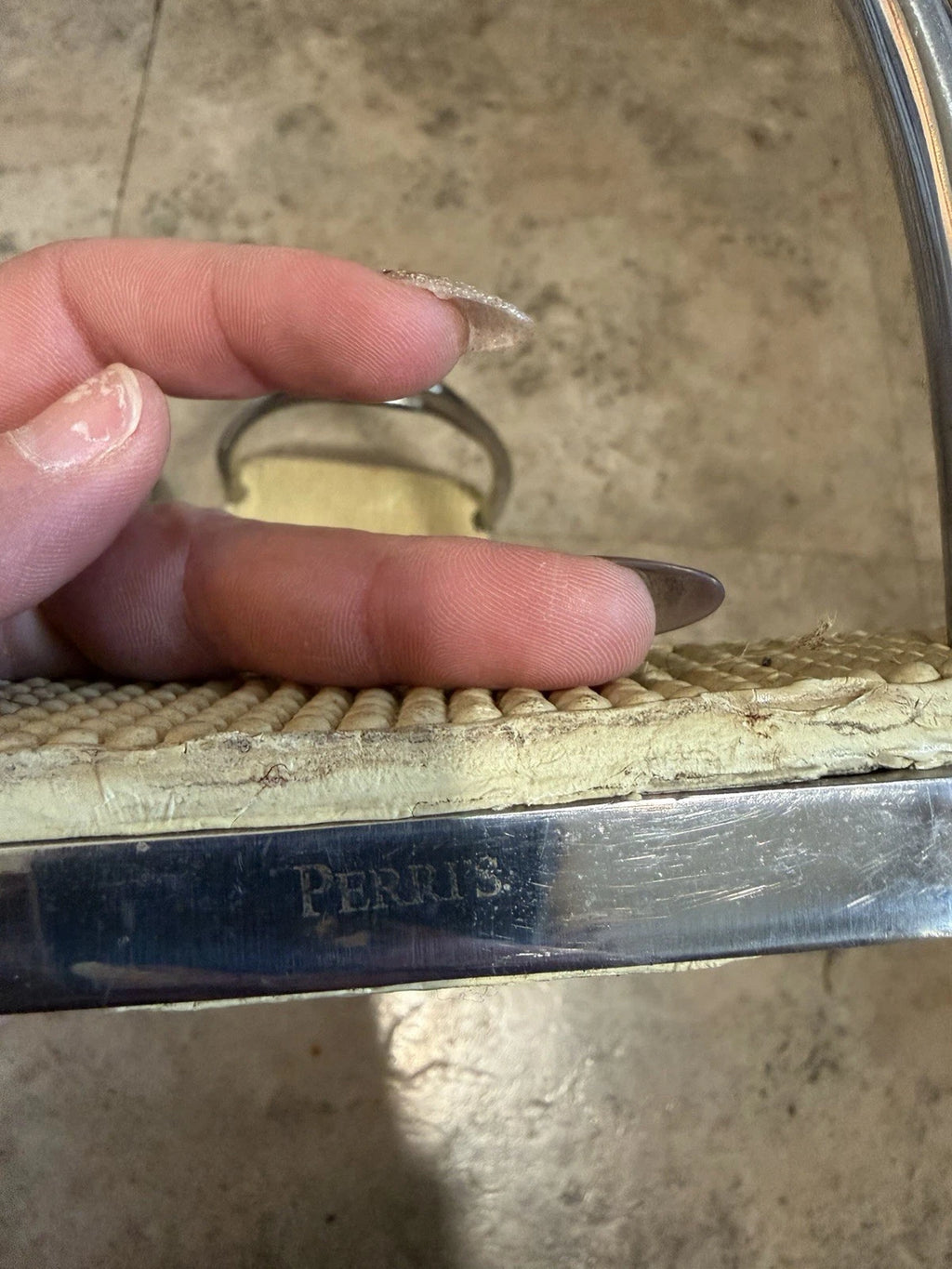 Perris 4.5" Stirrups (Used)
