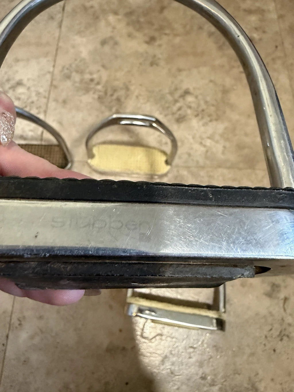 Stubben 4.25" Stirrups (Used)
