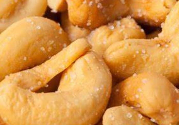 Fresh Roasted Salted Cashews 🥐 1/3rd Pound Flair Top