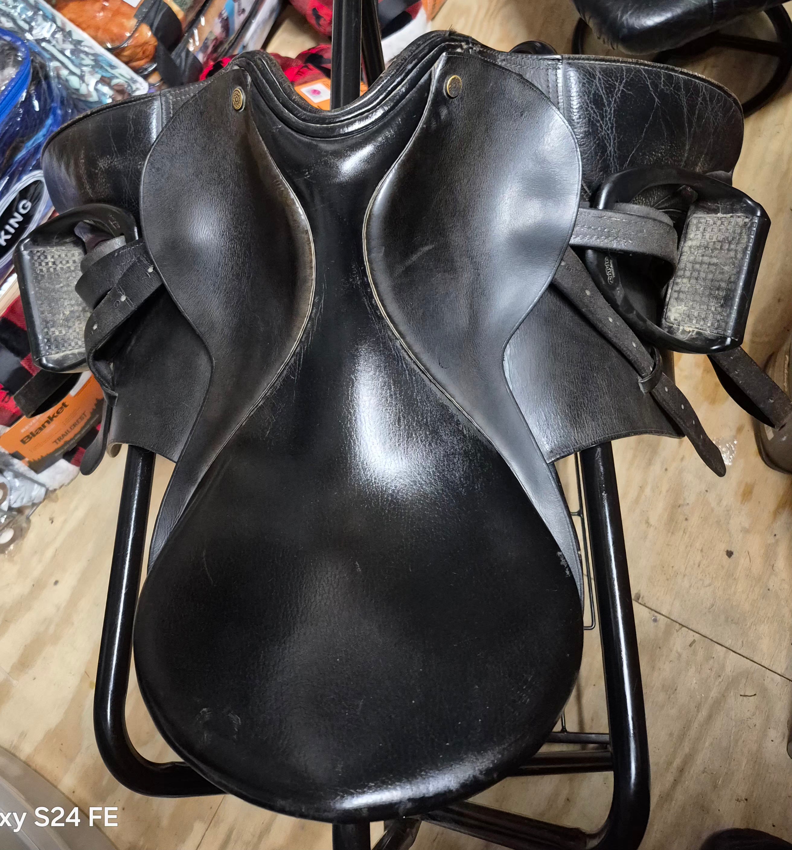 Collegiate 16.5" Dressage Saddle with leathers/4.5" irons