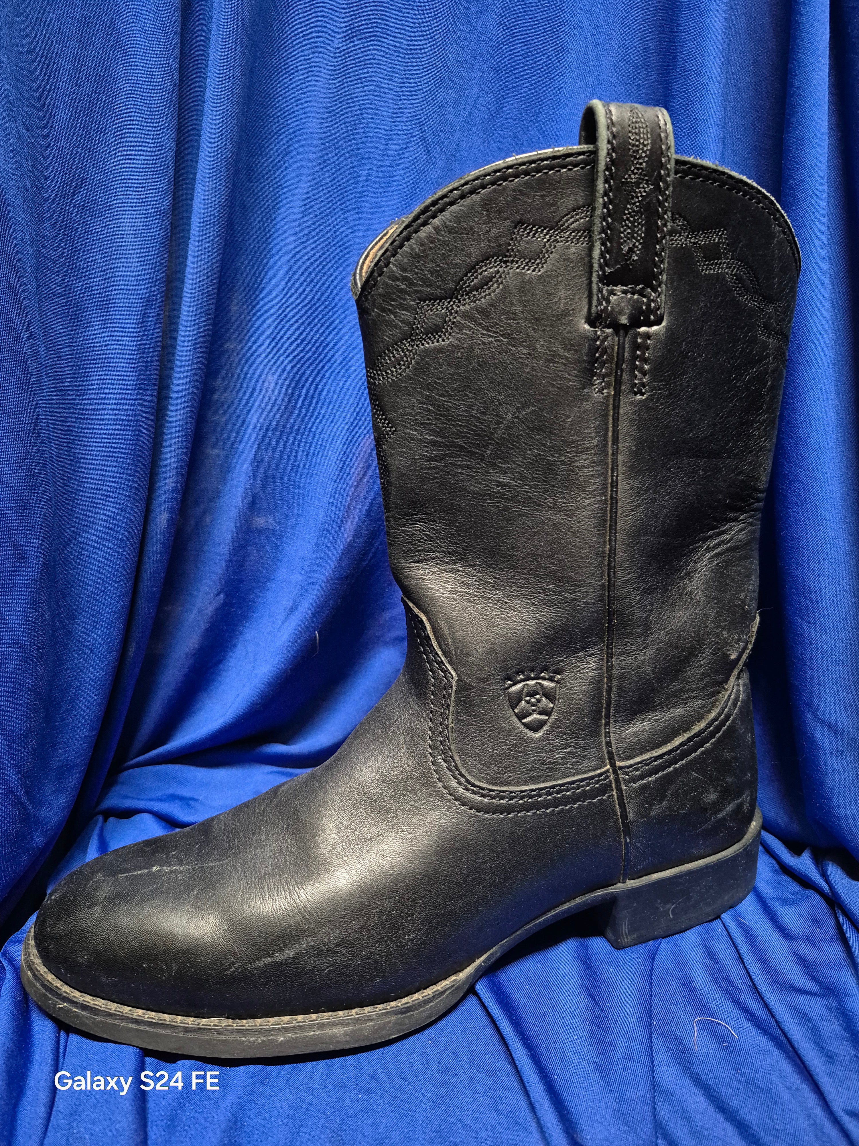 Ariat (men's) style #14501 Heritage Roper Boots size 9B
