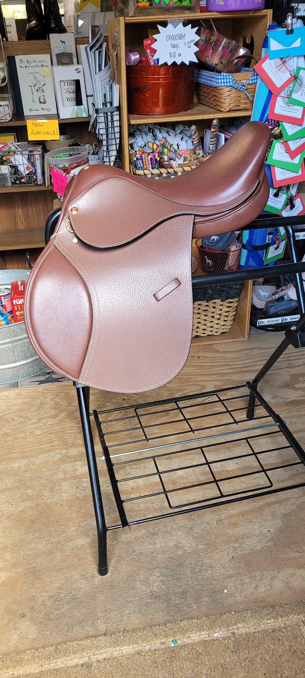 Kincade close contact english saddle