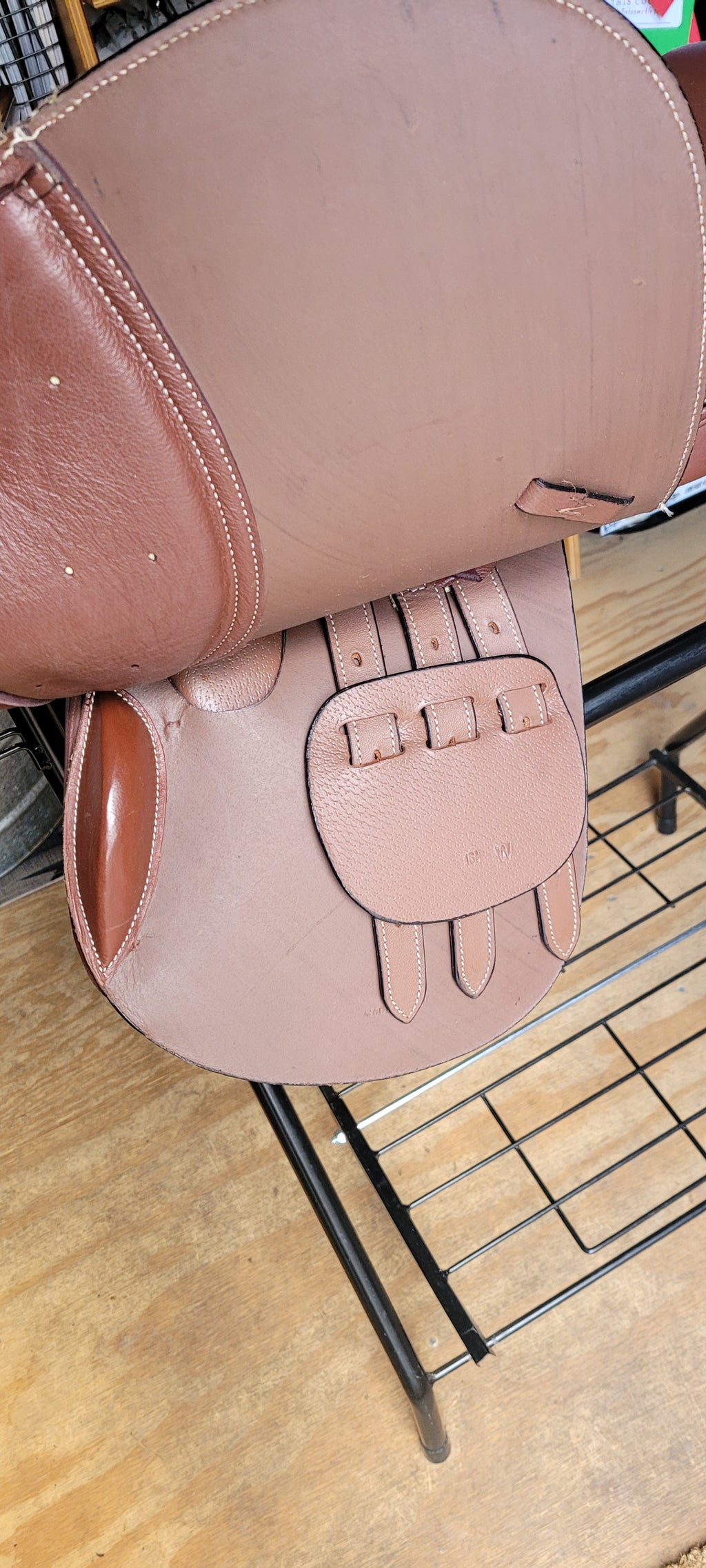 Kincade close contact english saddle
