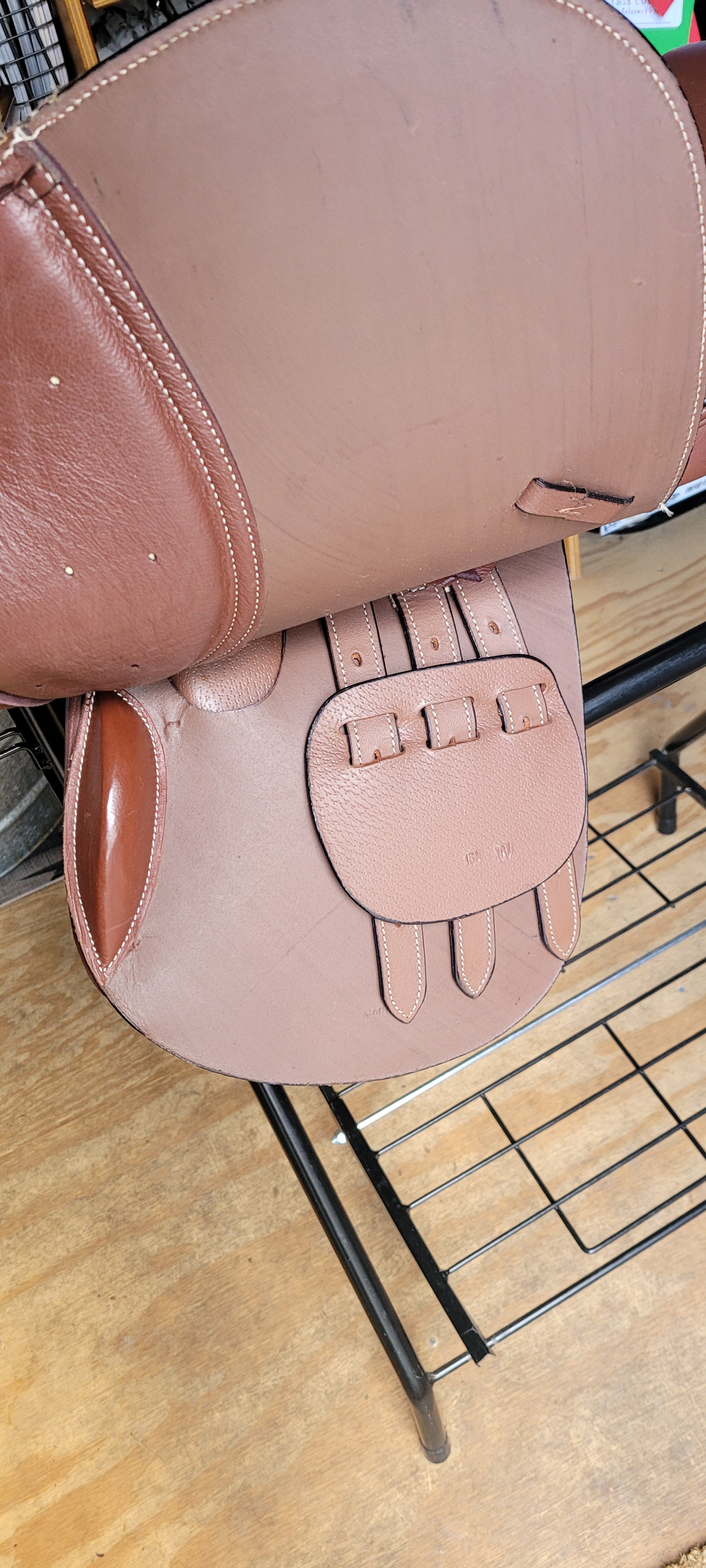 Kincade close contact english saddle