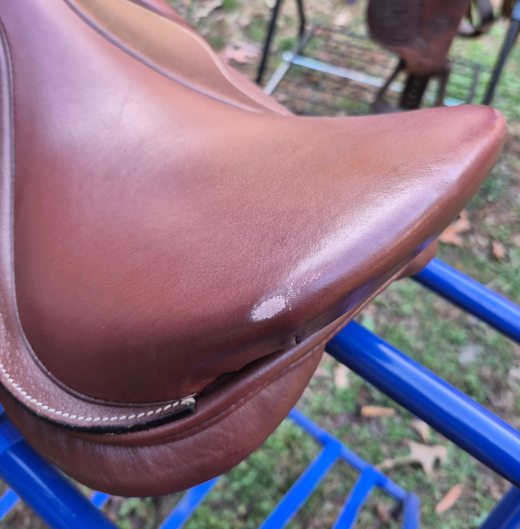 NWT Kincade 15" Close Contact Saddle