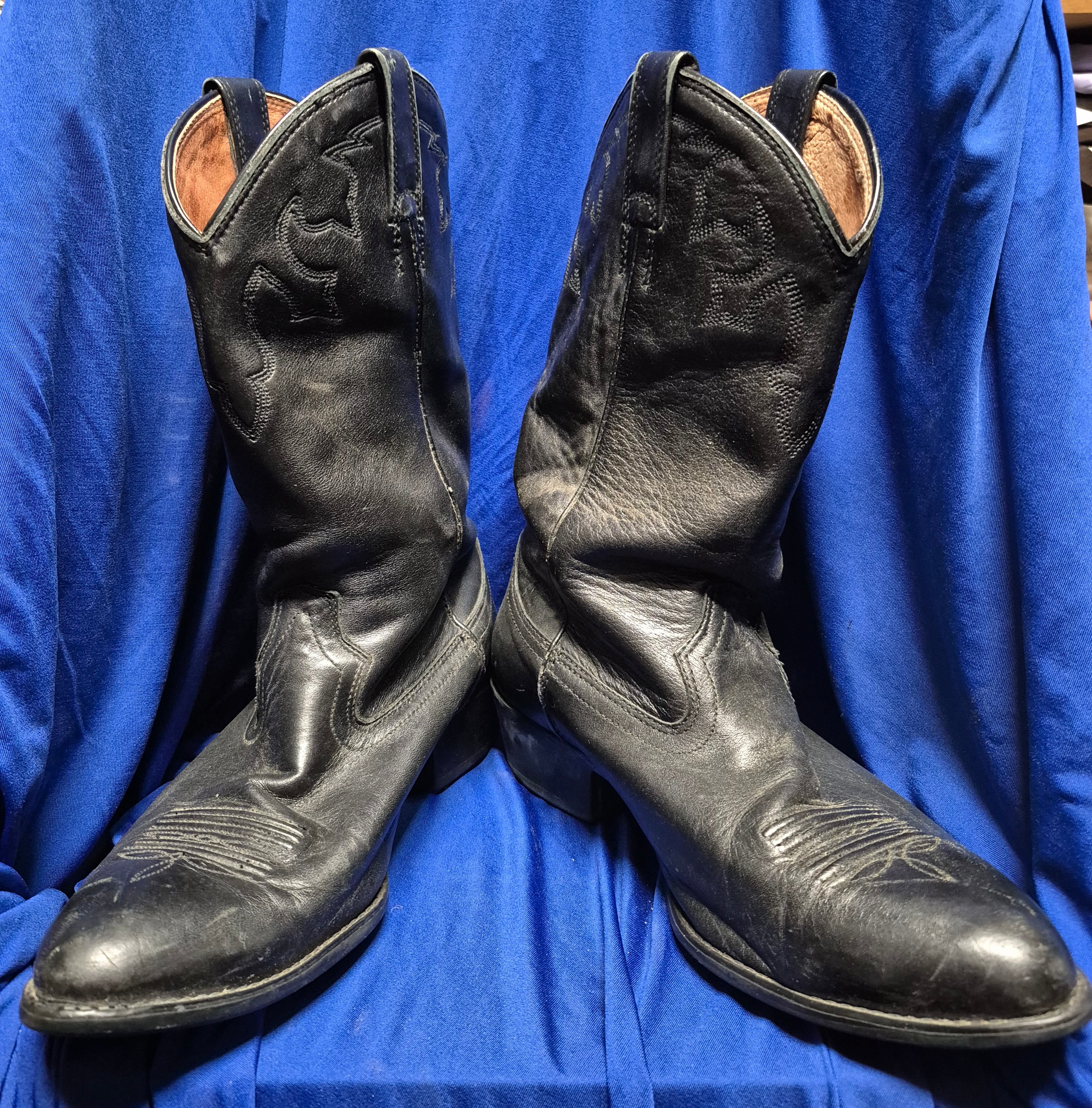 Ariat (men's) style #34201 Embroidered Boots size 10.5