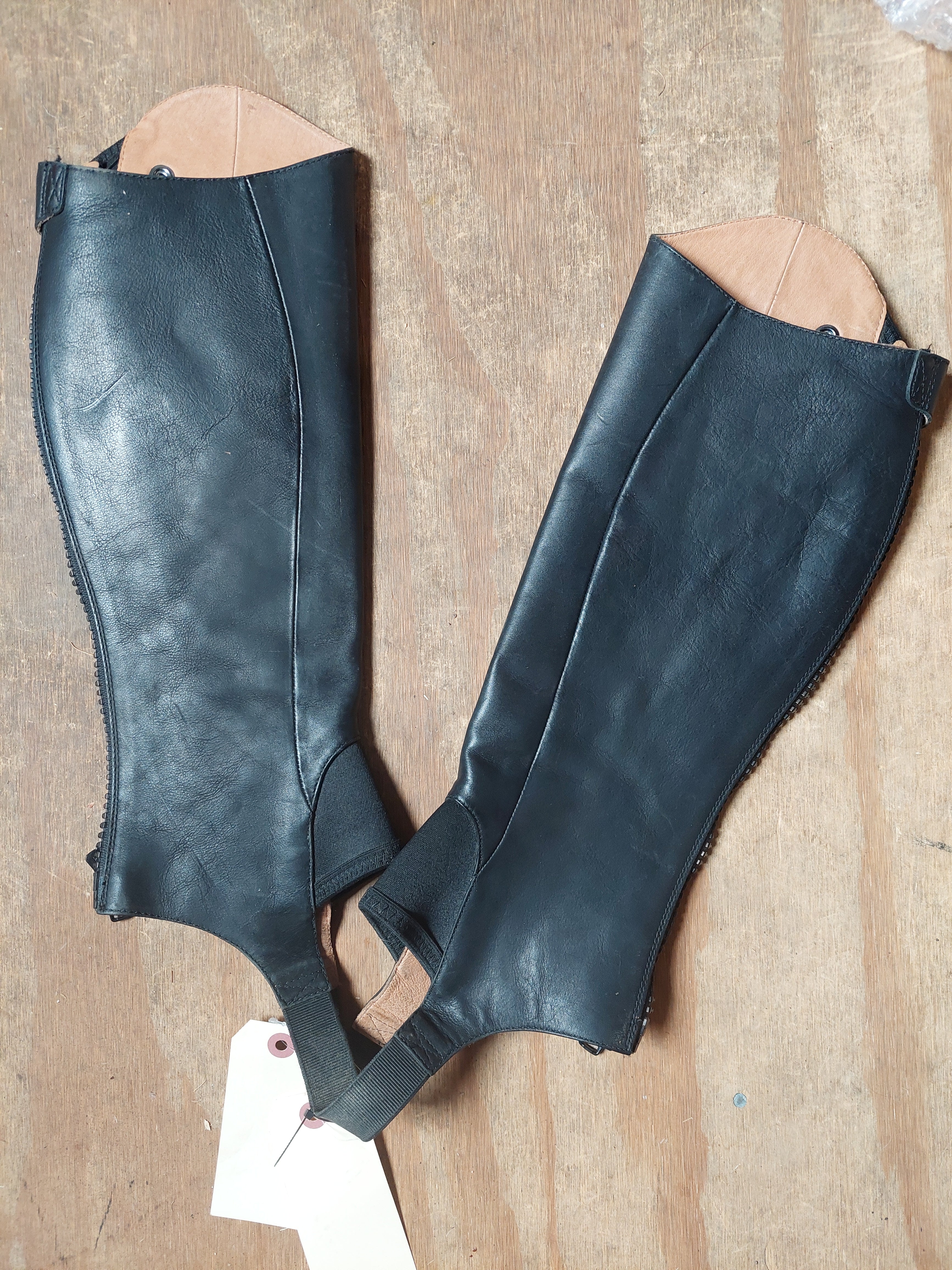 Ariat Close Contour Half Chaps