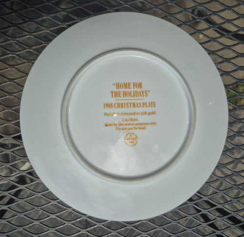 Avon Christmas Plate "Home for the Holidays" 1988