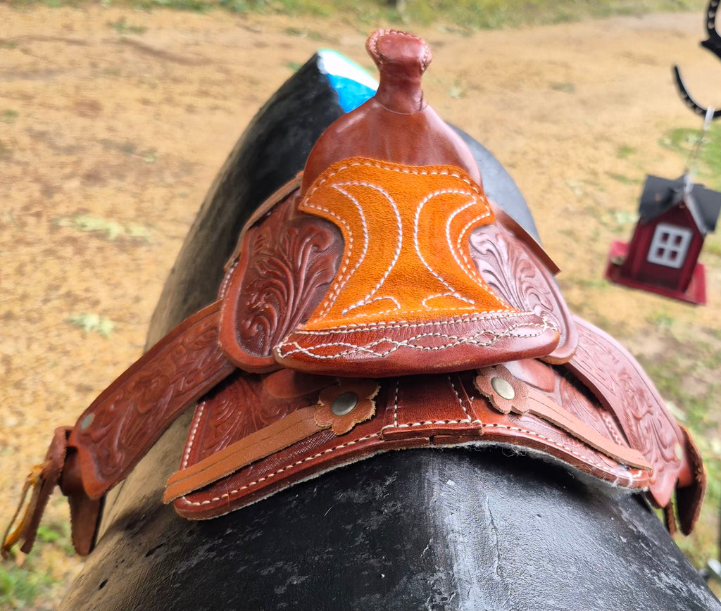 Hand Tooled Leather 5" Western Saddle (DISPLAY PURPOSES)