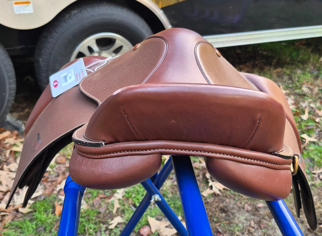 NWT Kincade 15" Close Contact Saddle