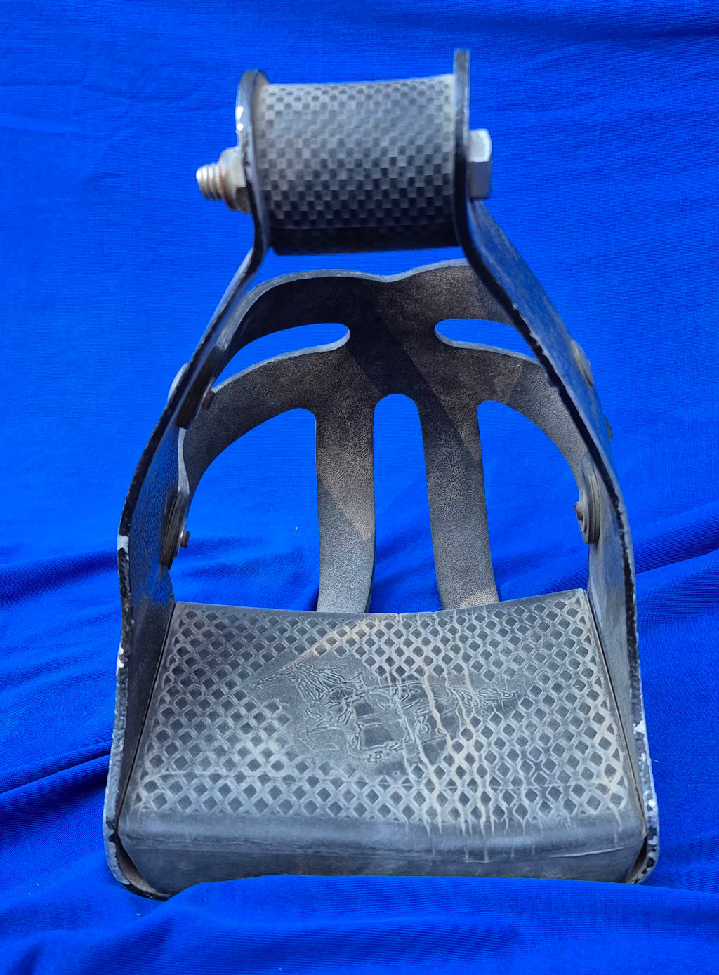 Endurance Trail Stirrups w/Cage
