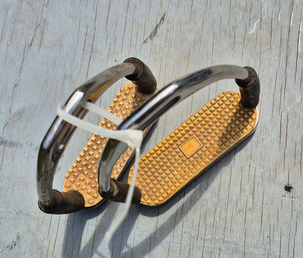 Flex Stirrups 4.25" (Used)