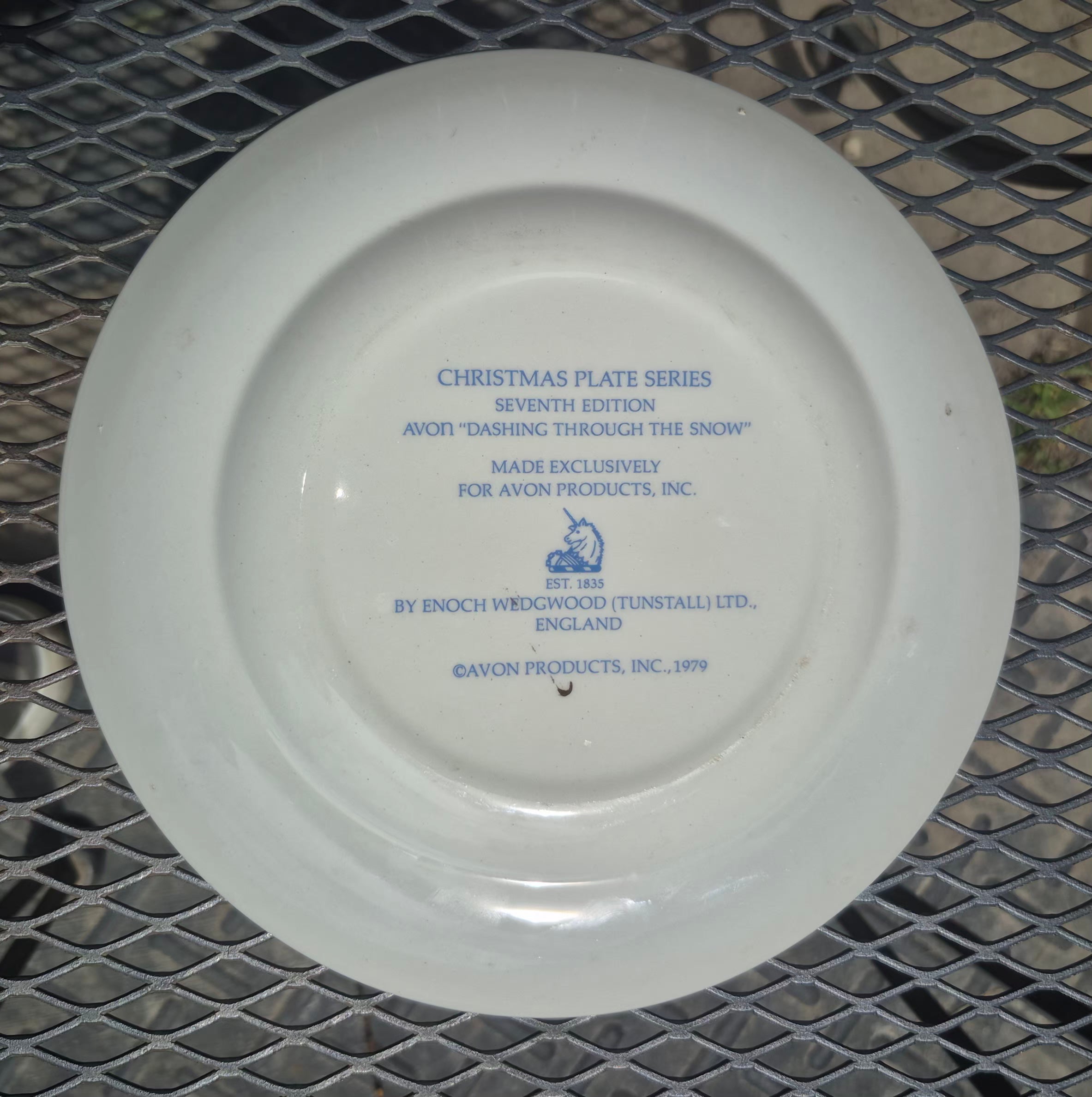 Avon Christmas Plate "Dashing Through The Snow" 1979