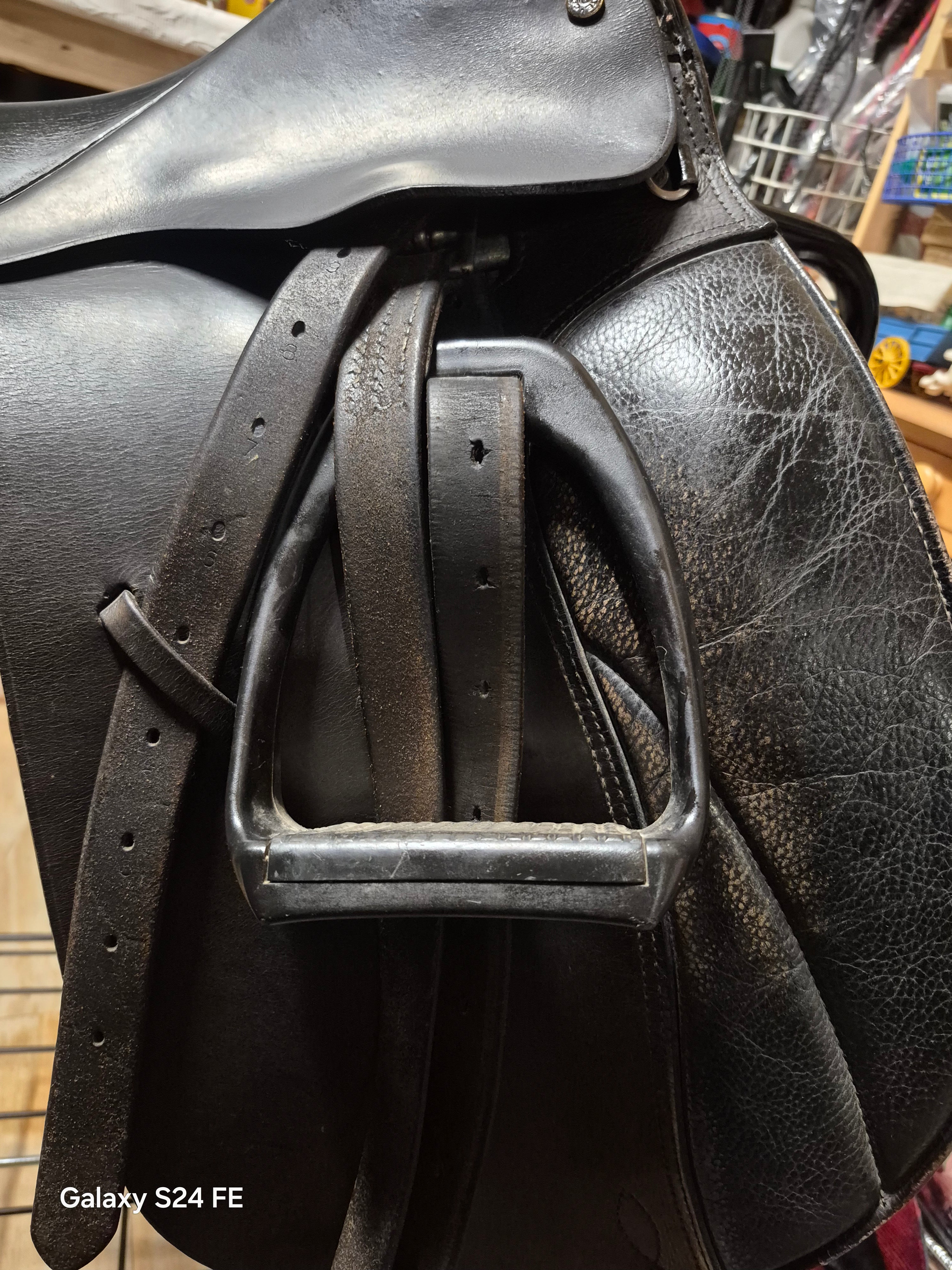 Collegiate 16.5" Dressage Saddle with leathers/4.5" irons