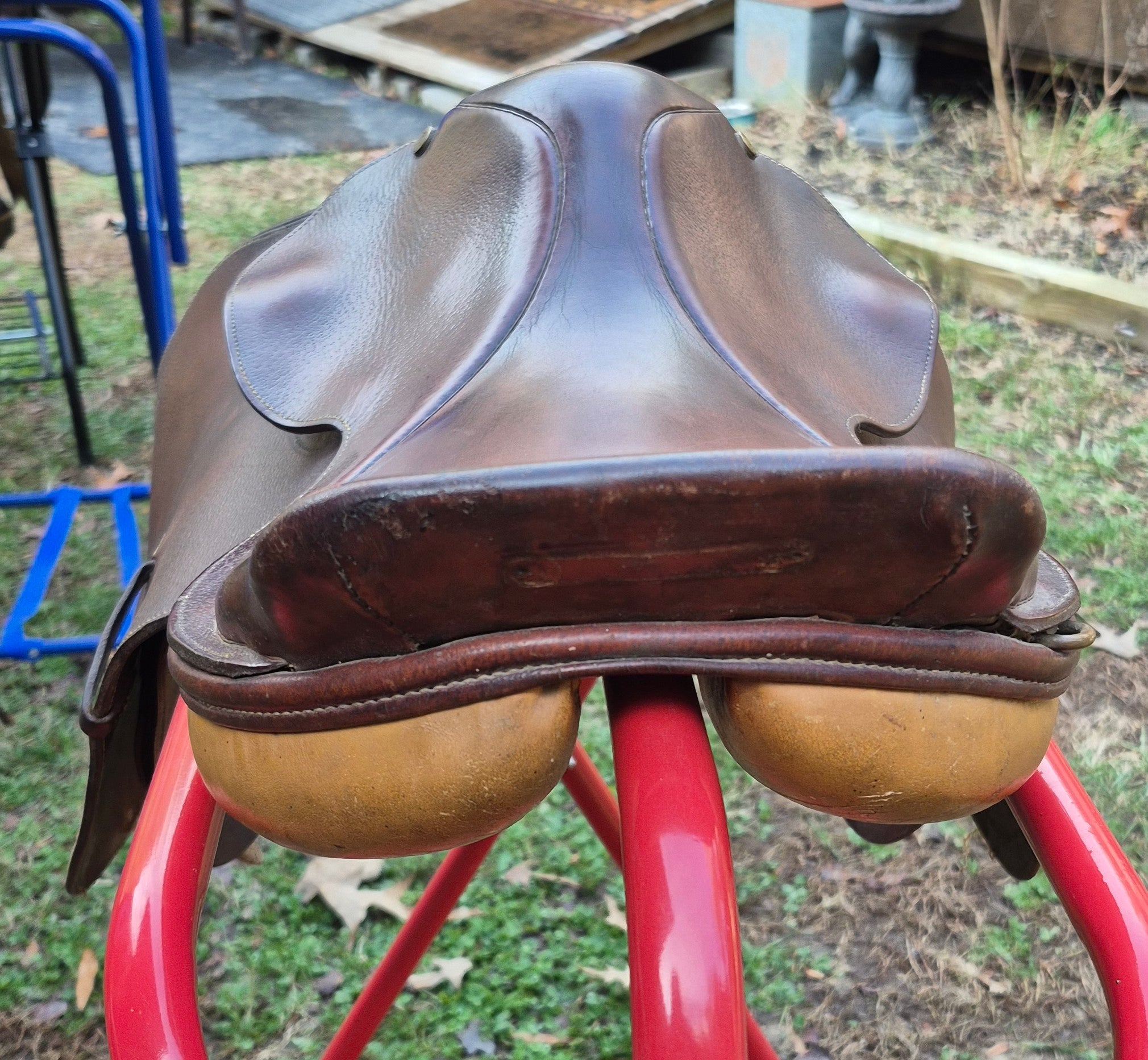 Used Collegiate 15" Close Contact Saddle