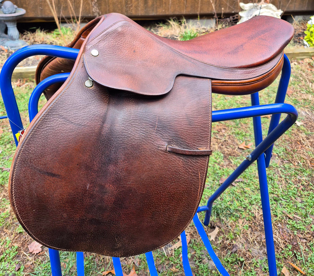 Used Crosby England 16.5" Close Contact Saddle
