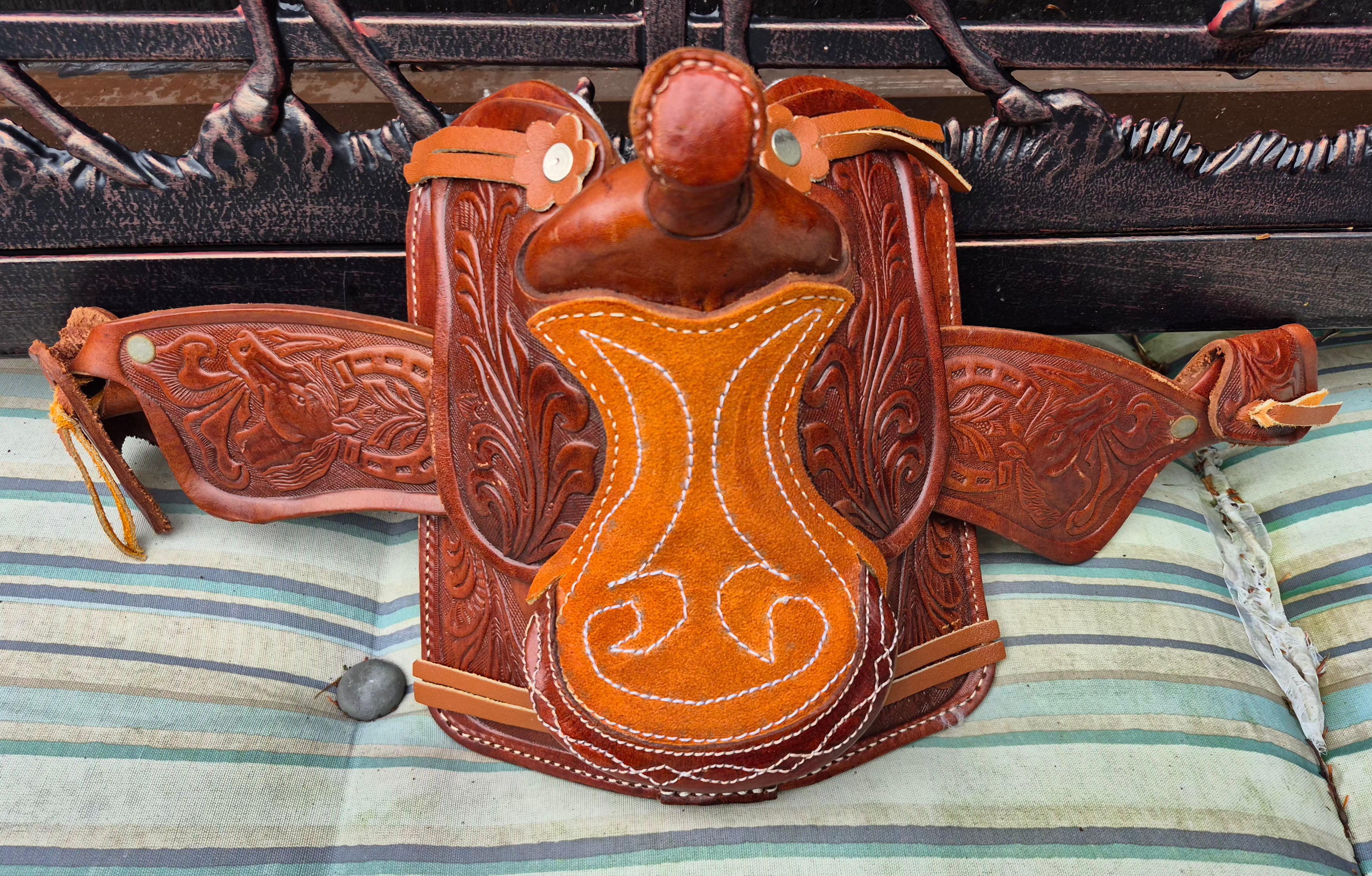Hand Tooled Leather 5" Western Saddle (DISPLAY PURPOSES)
