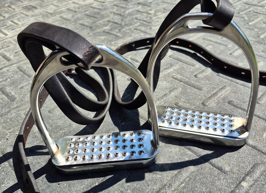 3/4" Wide Leathers (59") with 4.25" irons