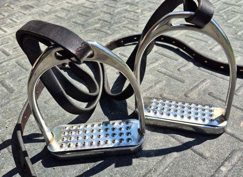 3/4" Wide Leathers (59") with 4.25" irons