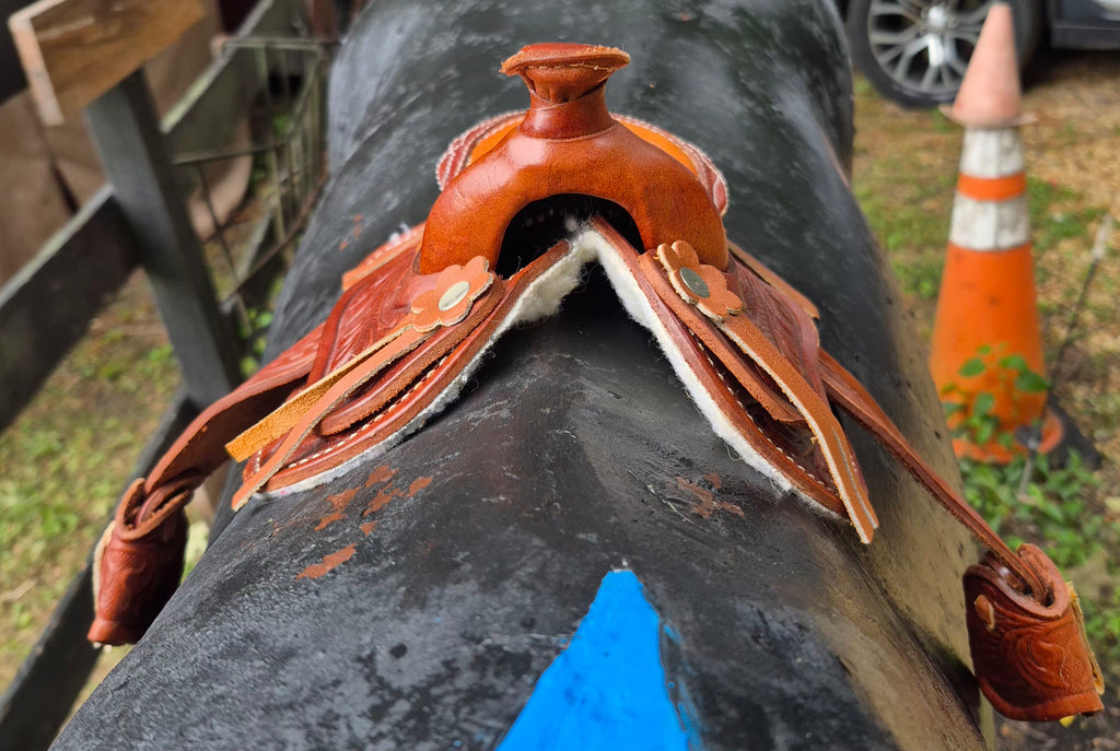 Hand Tooled Leather 5" Western Saddle (DISPLAY PURPOSES)