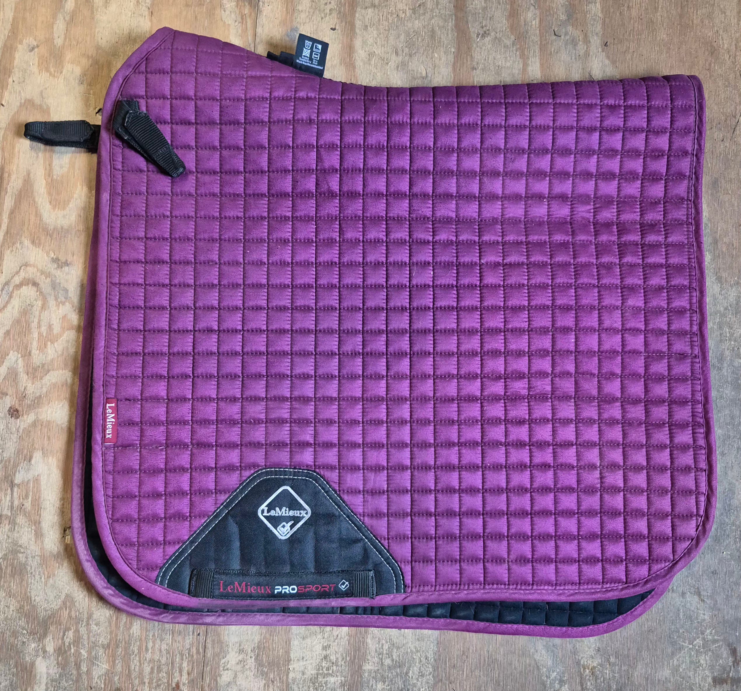 LeMieux ProSport Suede Dressage Square Pad with matching Polo Wraps (Used)