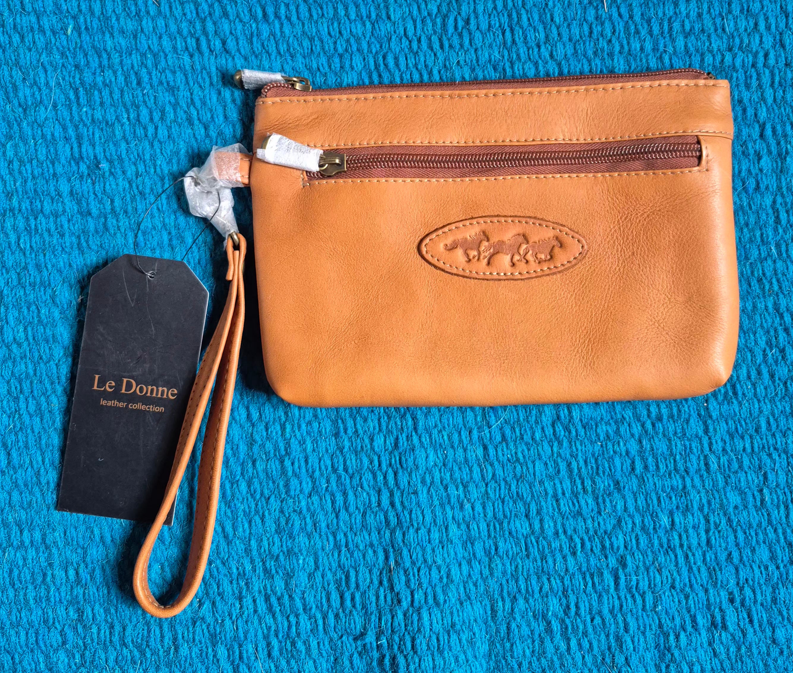 Le Donne Leather Wristlet