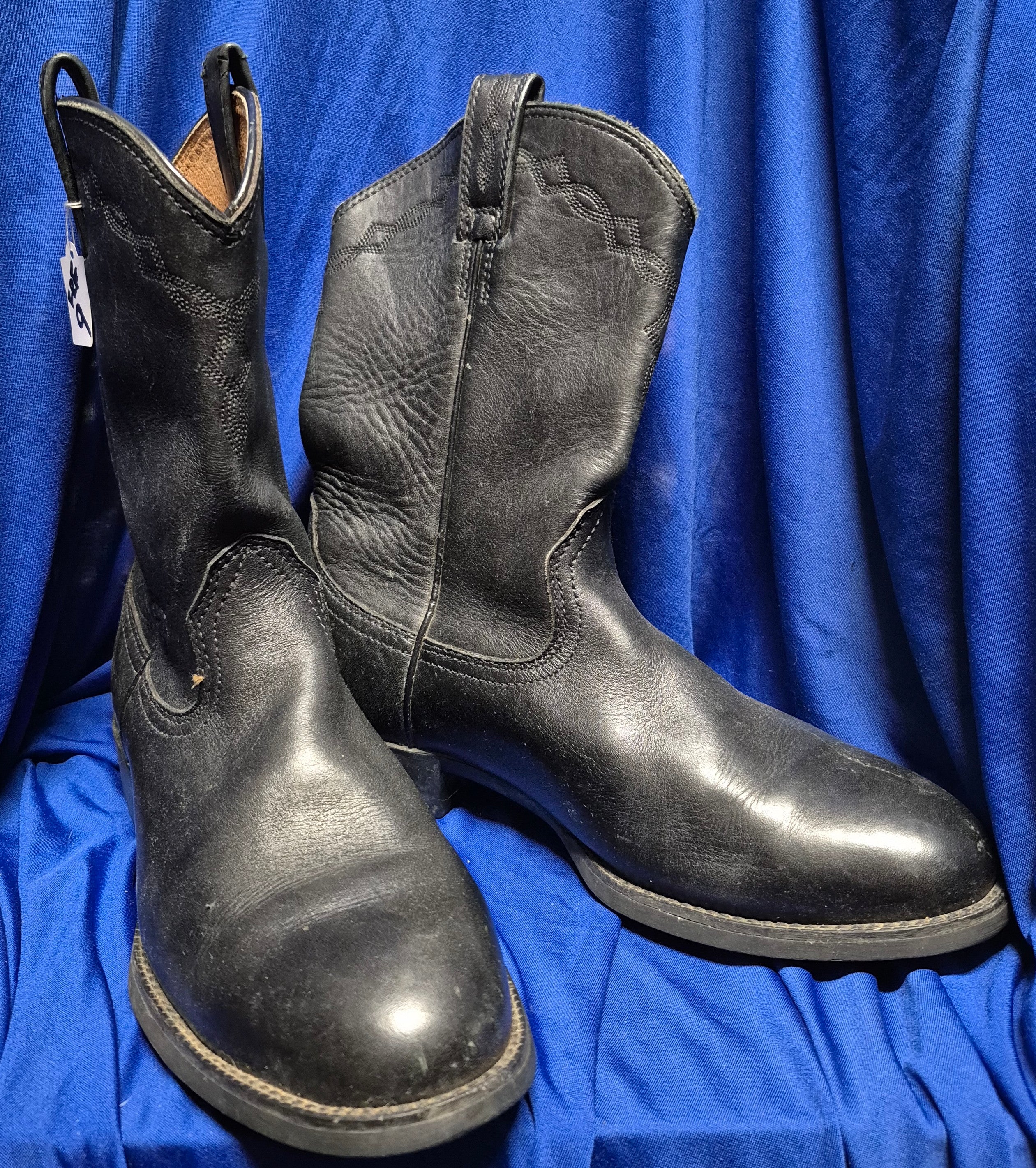 Ariat (men's) style #14501 Heritage Roper Boots size 9B