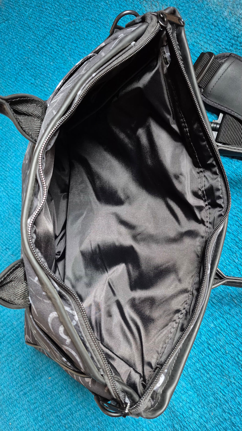Intrepid International WOW Jordan Briefcase/Messenger Bag