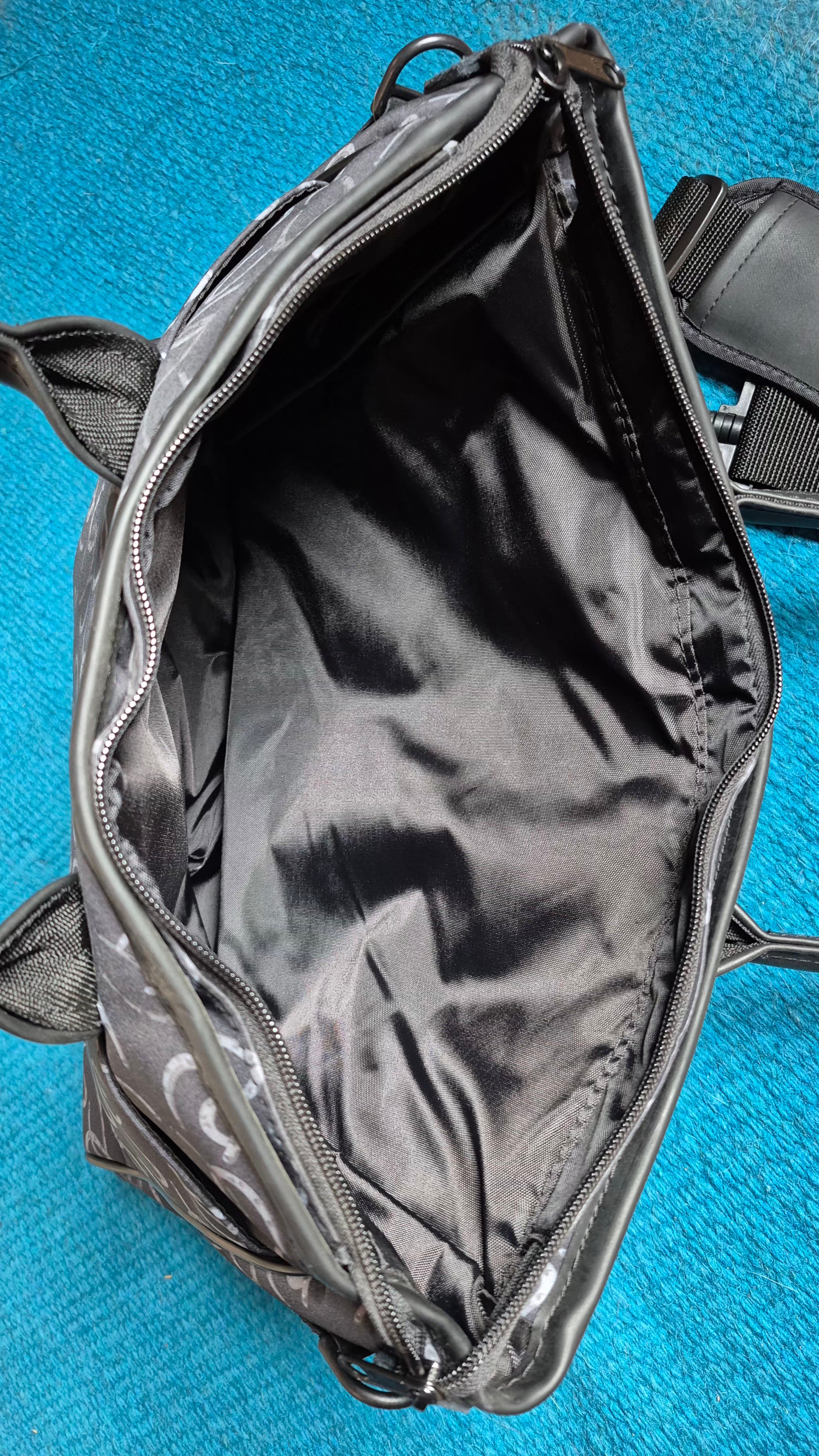 Intrepid International WOW Jordan Briefcase/Messenger Bag