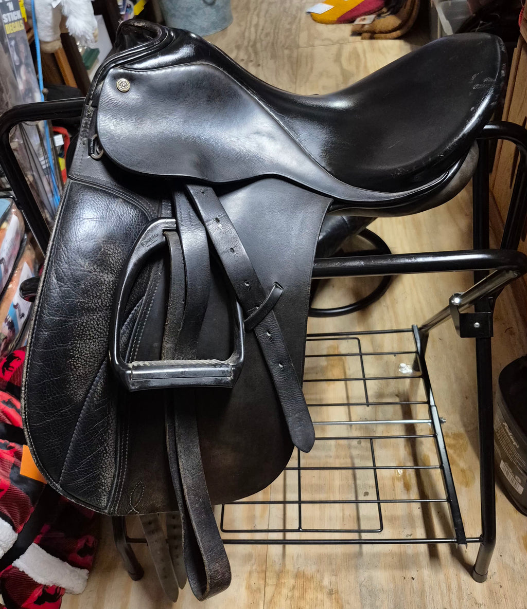 Collegiate 16.5" Dressage Saddle with leathers/4.5" irons