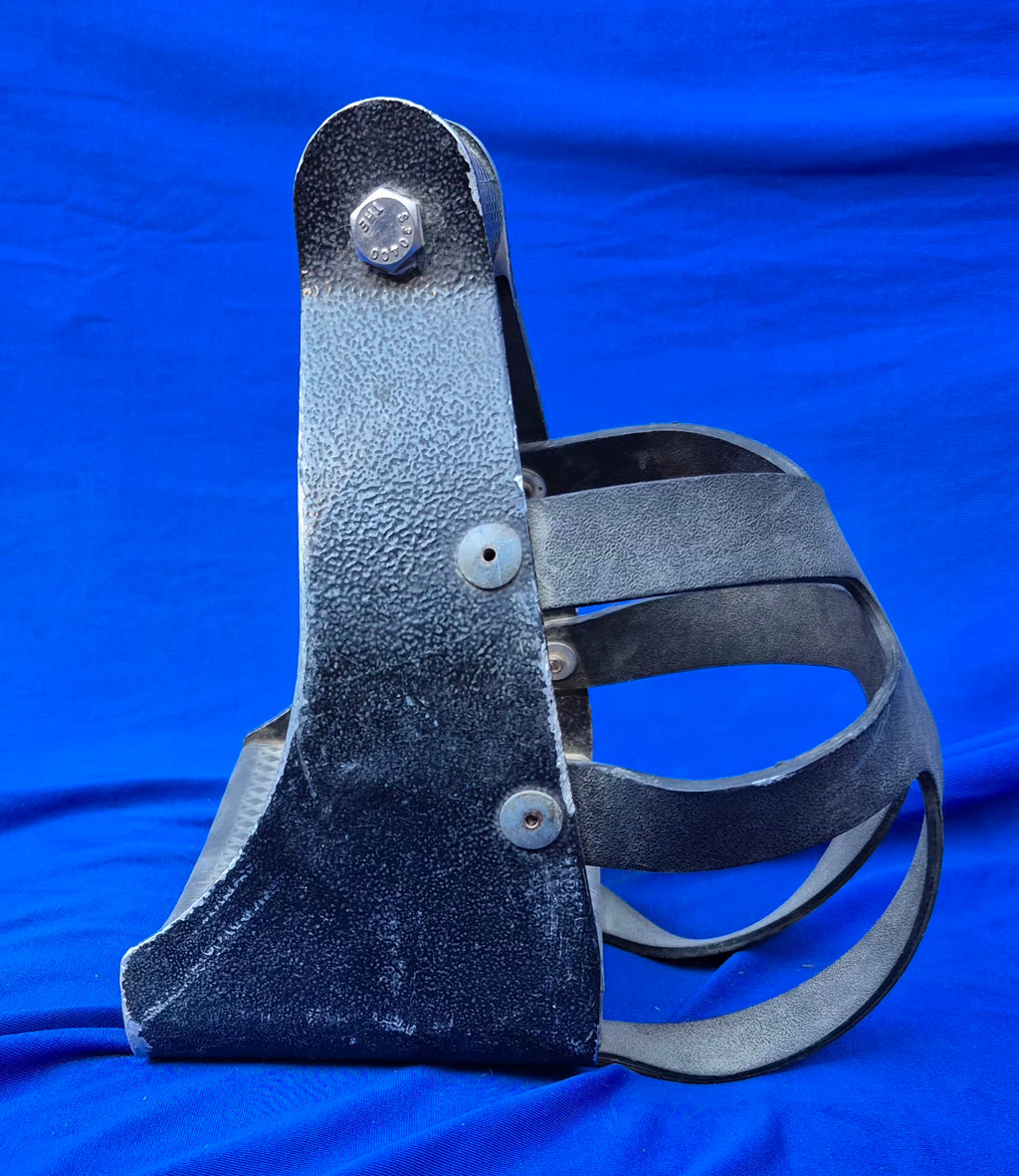 Endurance Trail Stirrups w/Cage
