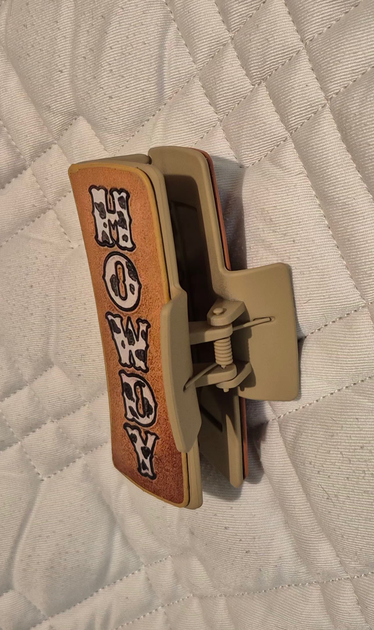 'HOWDY' Claw Clip