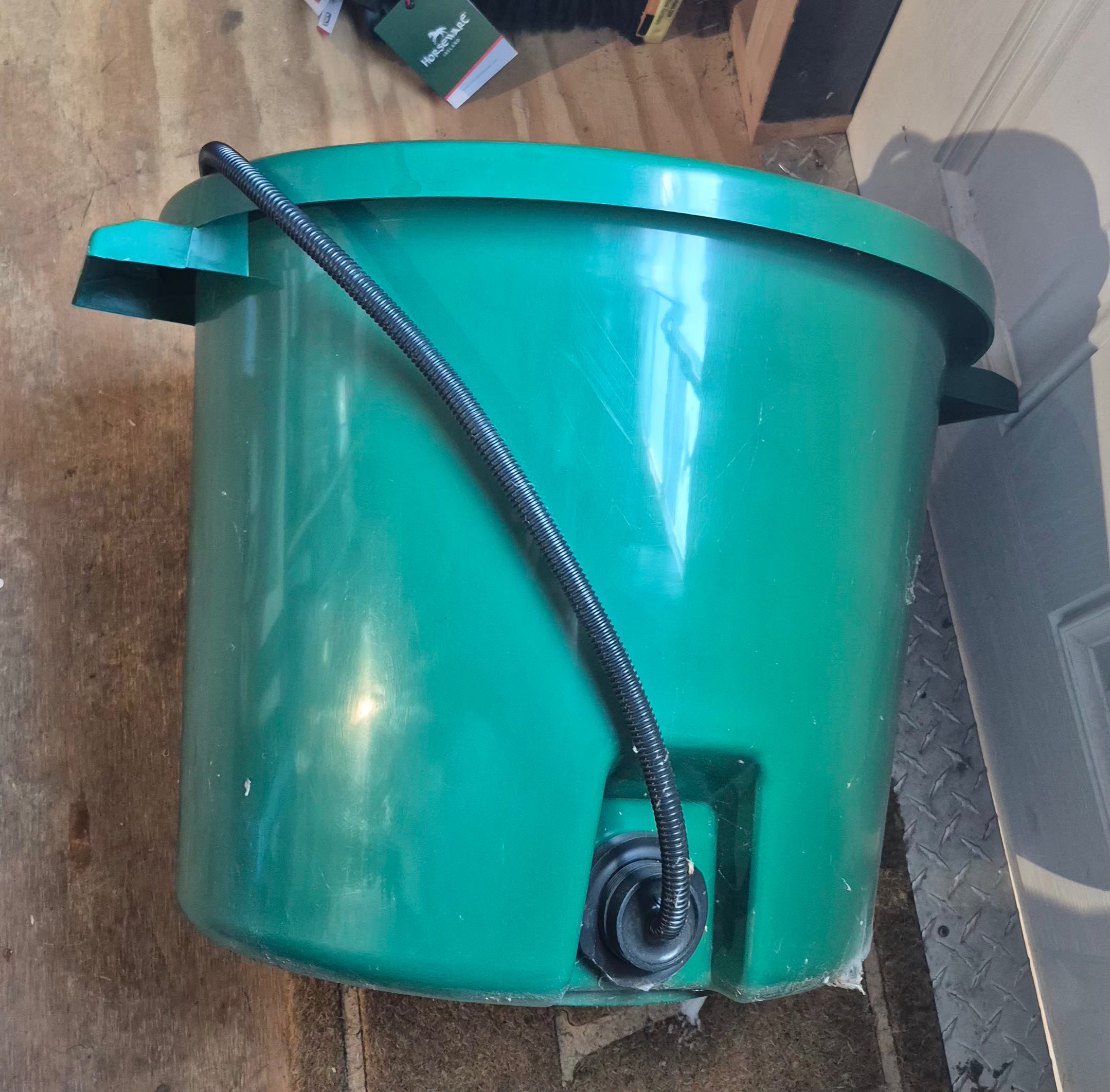 16 Gallon Heated Tub