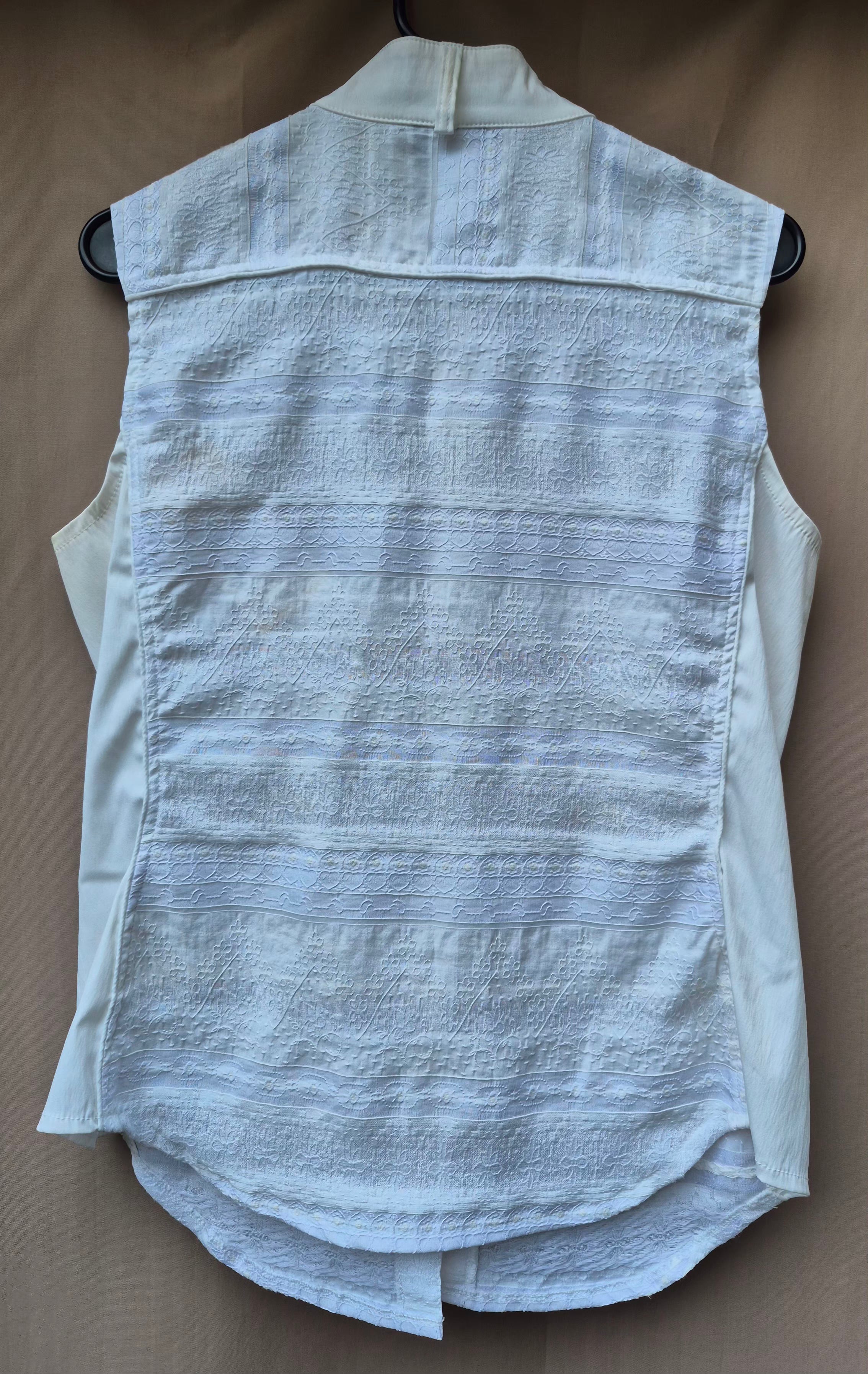 Arista Sleeveless Shirt